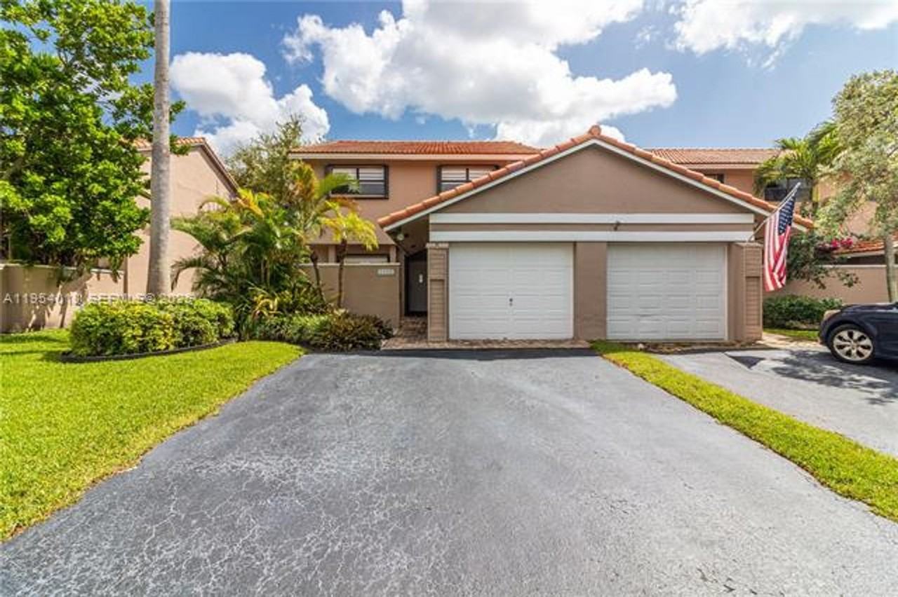 11668 11668 SW 91st Ter TH 11668 - Photo 2 of 39