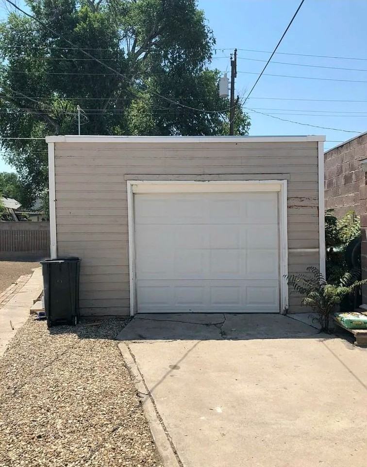 1411 E Orman Ave - Photo 3 of 13