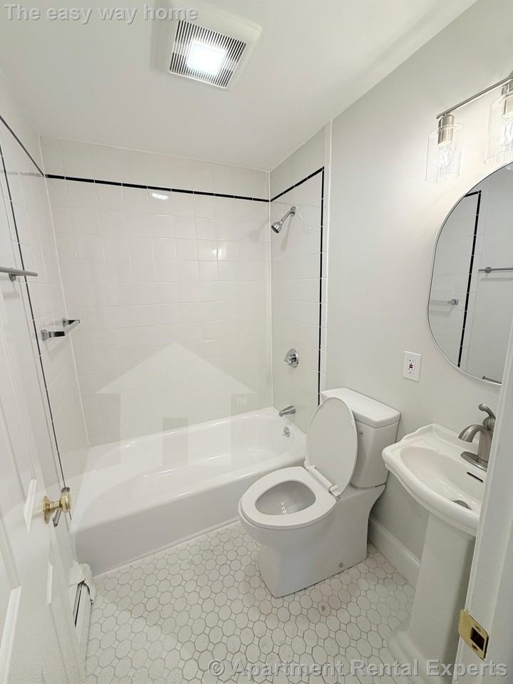 172 Putnam Ave #2 - Photo 5 of 11