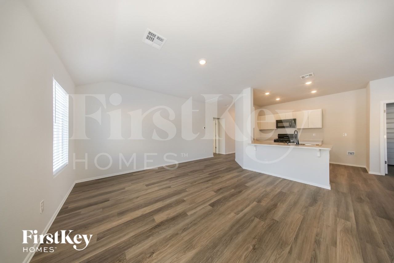 428 Kale Rd - Photo 4 of 19