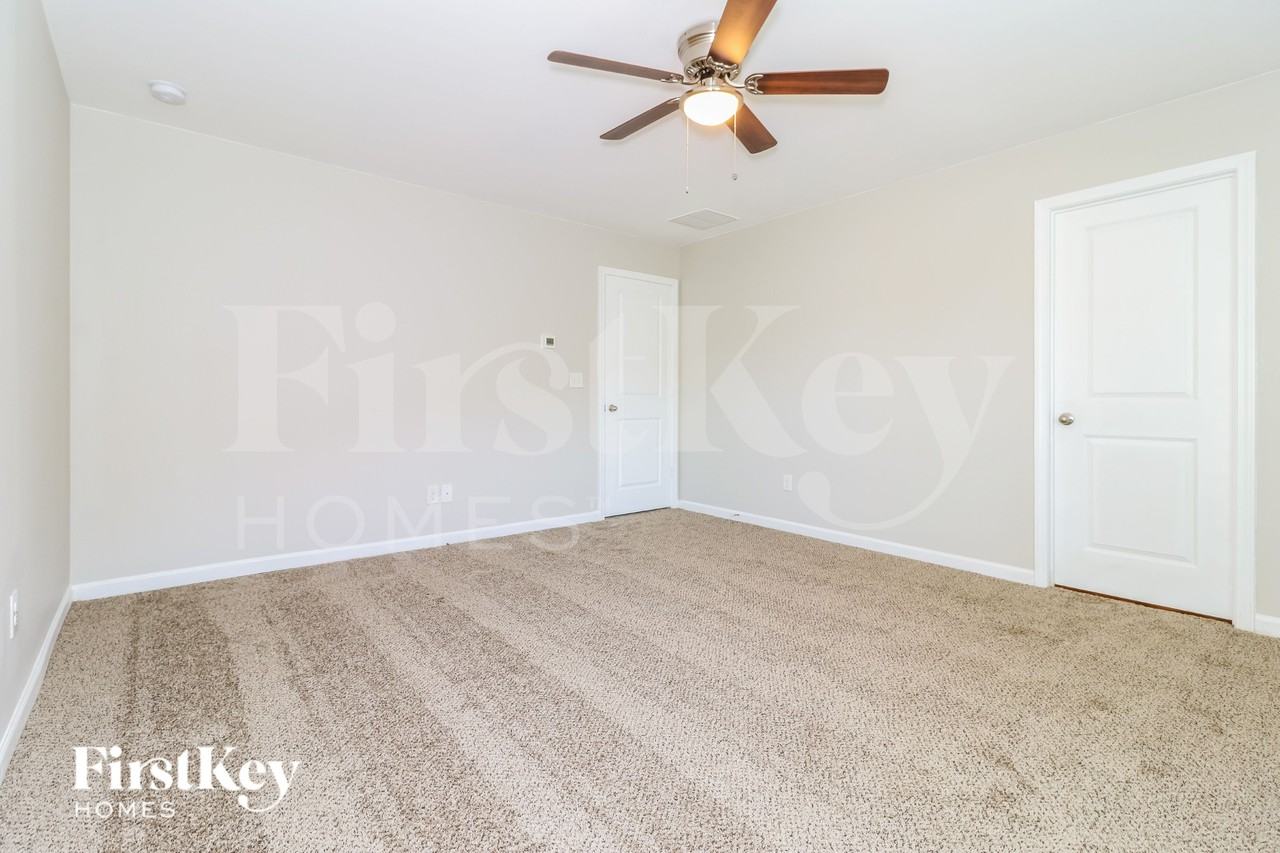 659 Independence Ave - Photo 6 of 16