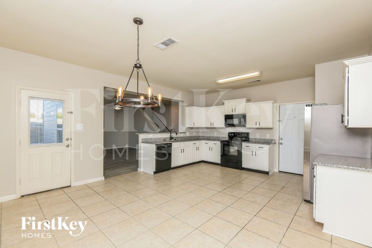 6120 Obsidian Creek Ct - Photo 5 of 18