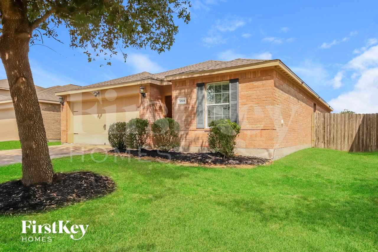 9518 Peridot Green Dr - Photo 2 of 18