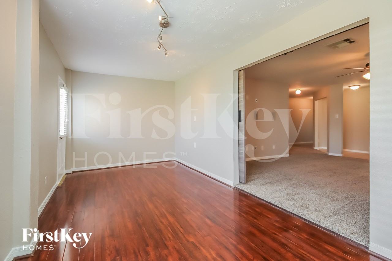 9518 Peridot Green Dr - Photo 3 of 18