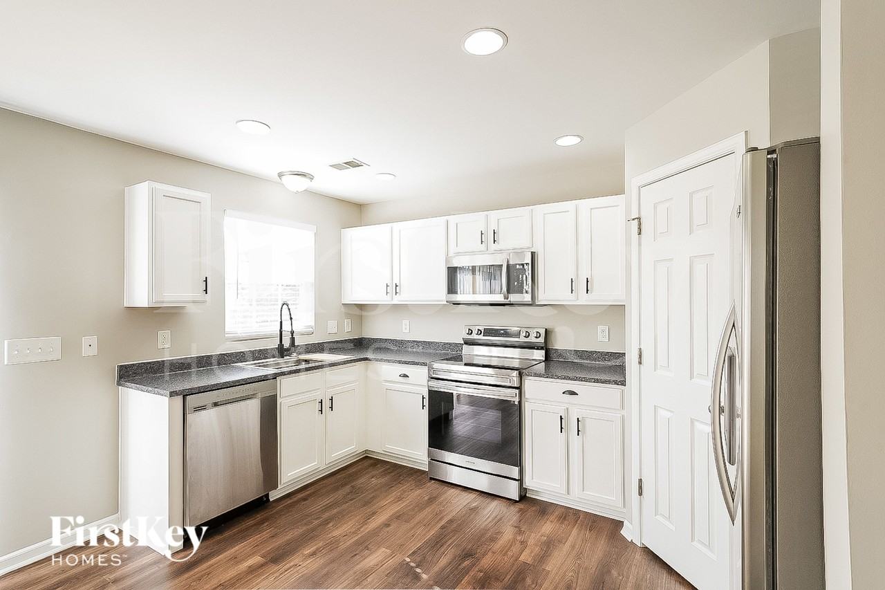 1692 Comanche Run - Photo 7 of 19