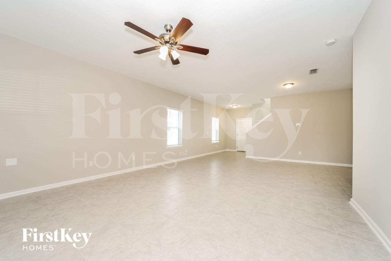 75408 Fox Cross Ave - Photo 2 of 18