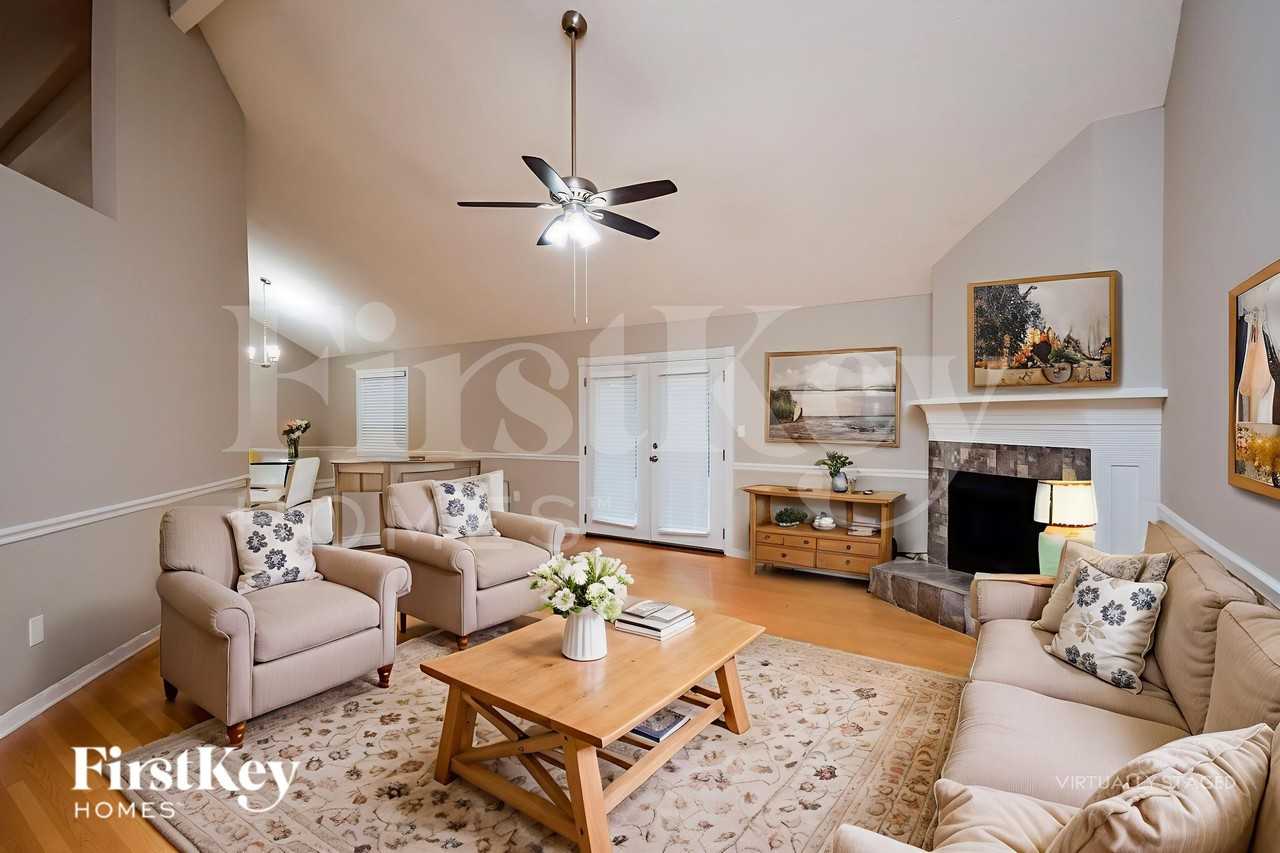1727 Boulder Cv - Photo 3 of 18