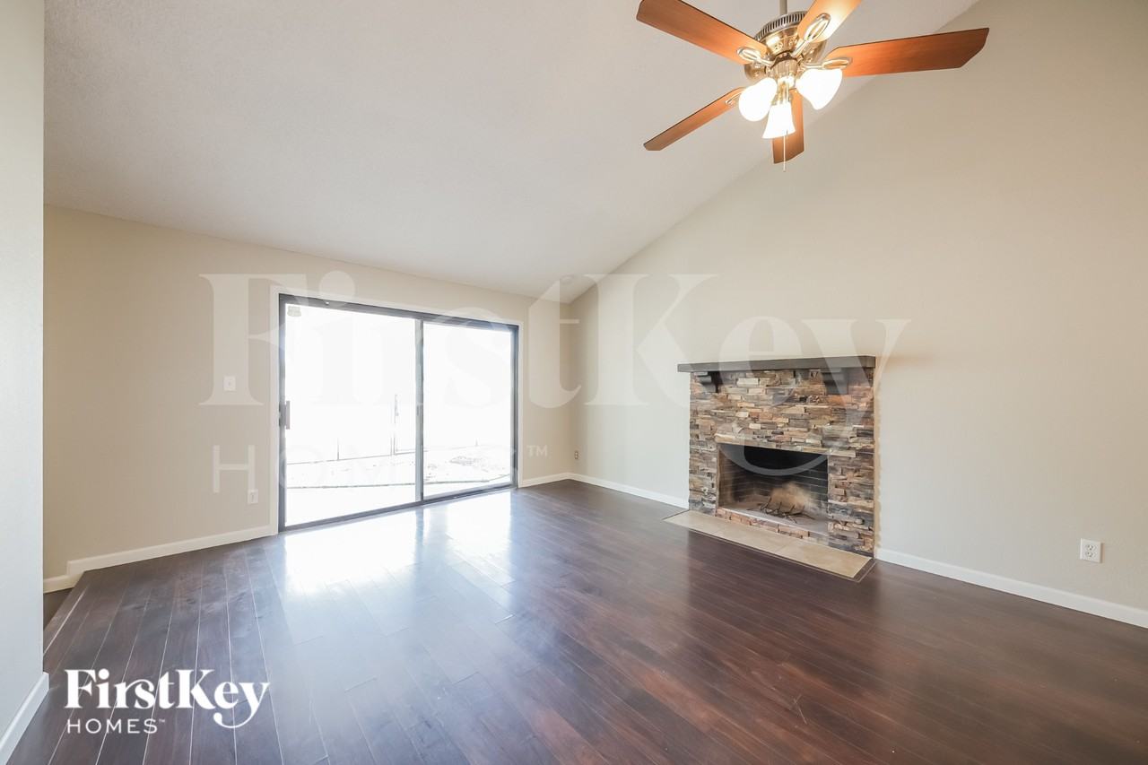 16814 N 34th Ave - Photo 6 of 18