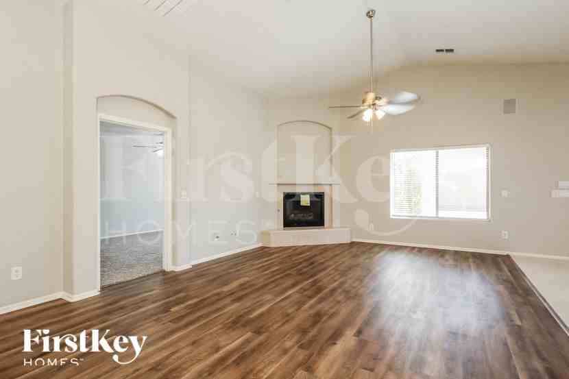 12393 W Hopi St - Photo 4 of 15