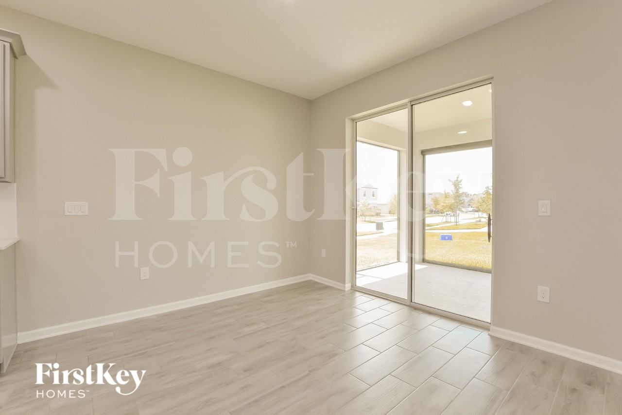 921 Carmillion Ct - Photo 4 of 15