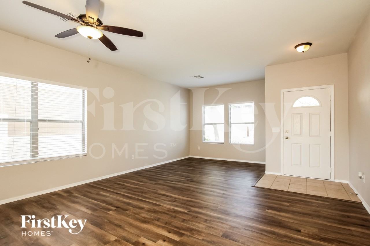 2127 S Luther - Photo 5 of 18