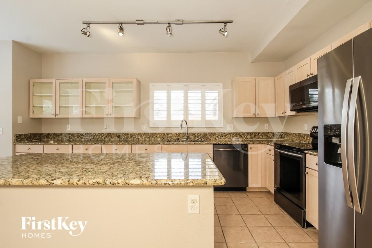 2127 S Luther - Photo 7 of 18