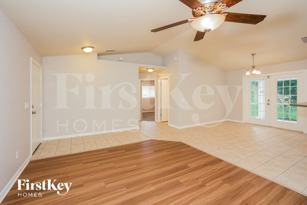 1347 Russellville St - Photo 4 of 18