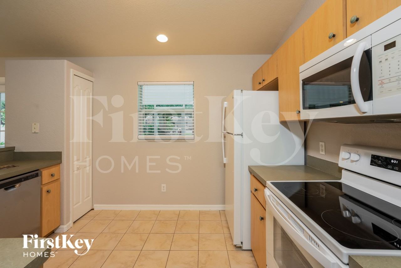 1347 Russellville St - Photo 6 of 18