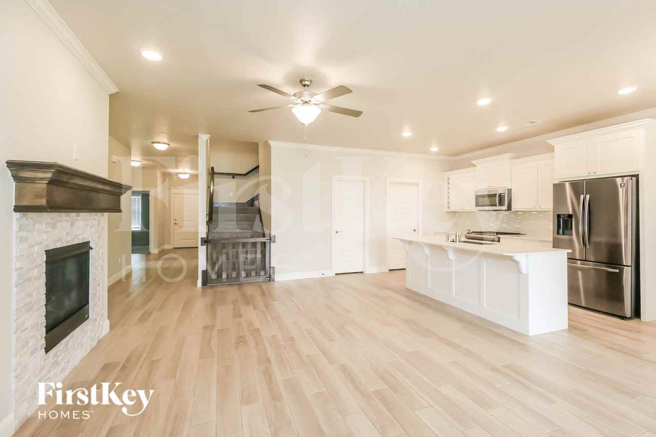 11409 Nw 100th Ct - Photo 4 of 15