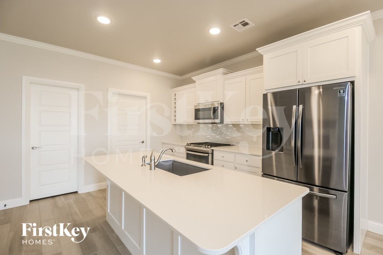 11409 Nw 100th Ct - Photo 6 of 15