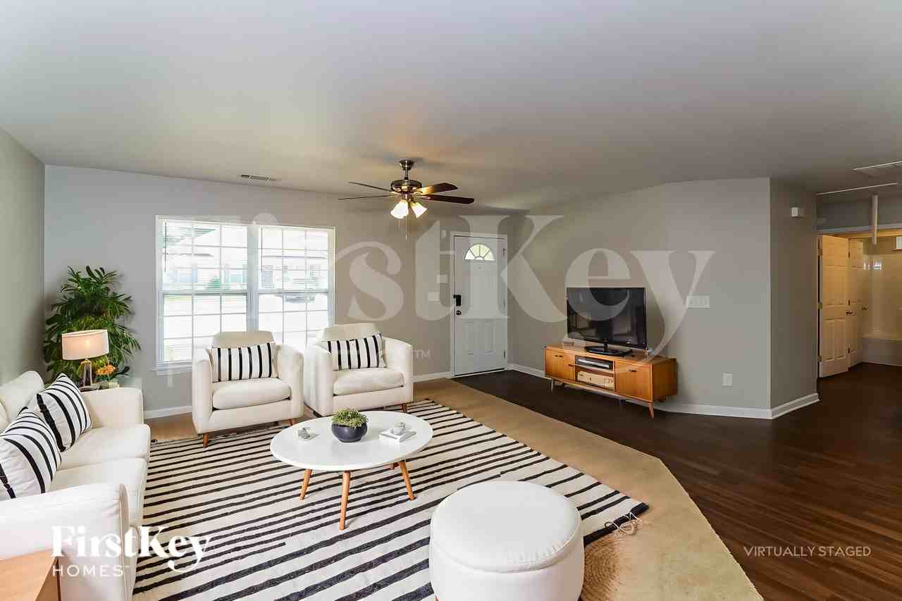 8409 Military Way - Photo 4 of 18