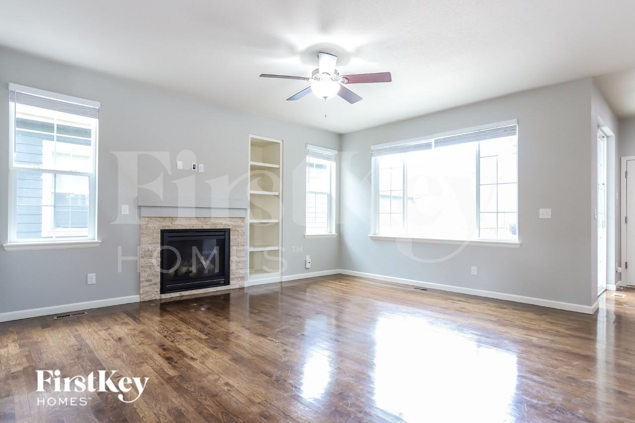 1318 S Duquesne Ct - Photo 3 of 18