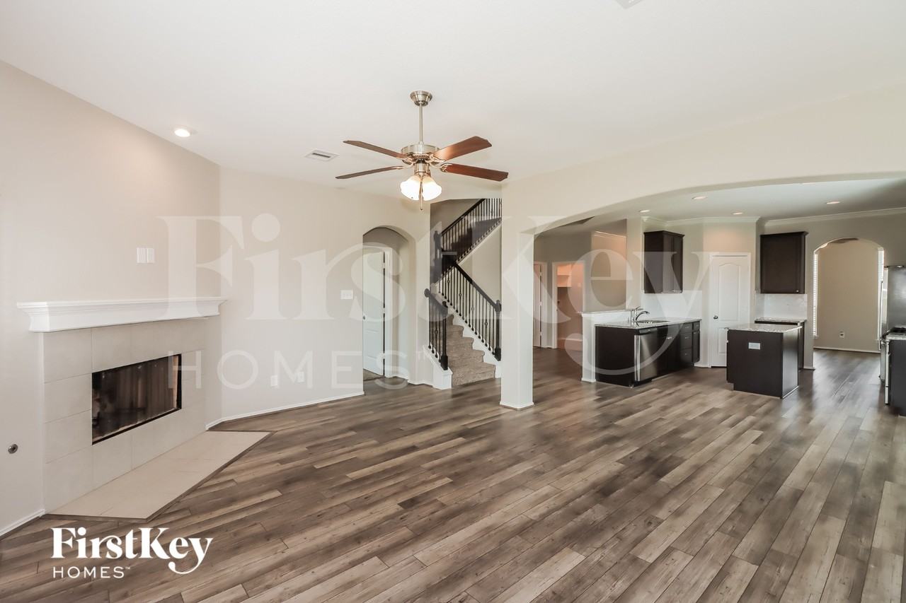 439 Sky Ridge Dr - Photo 4 of 15