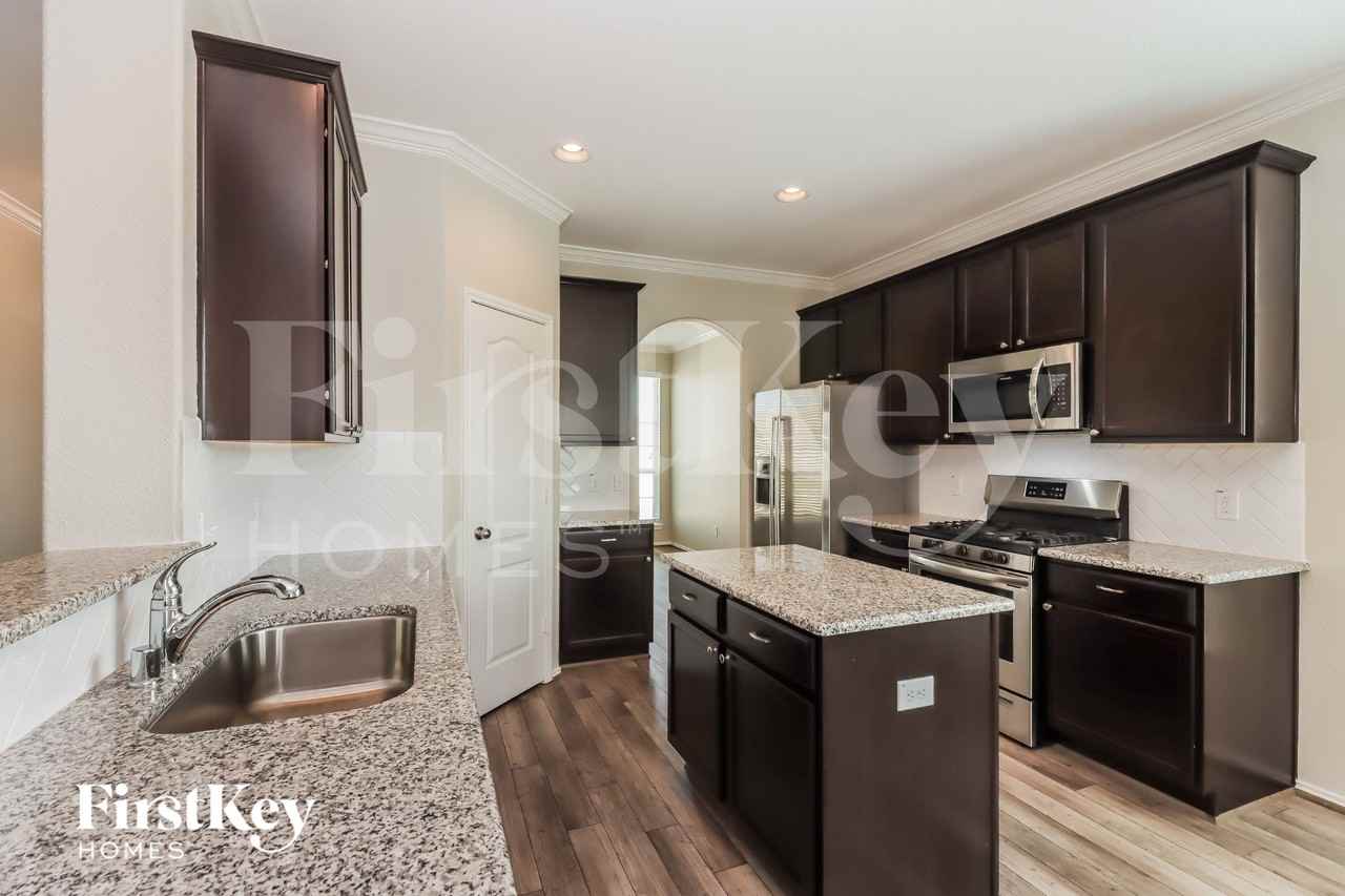 439 Sky Ridge Dr - Photo 6 of 15