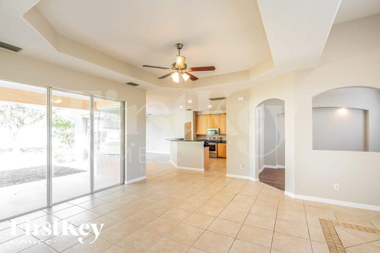 2081 Nuremberg Blvd - Photo 3 of 18