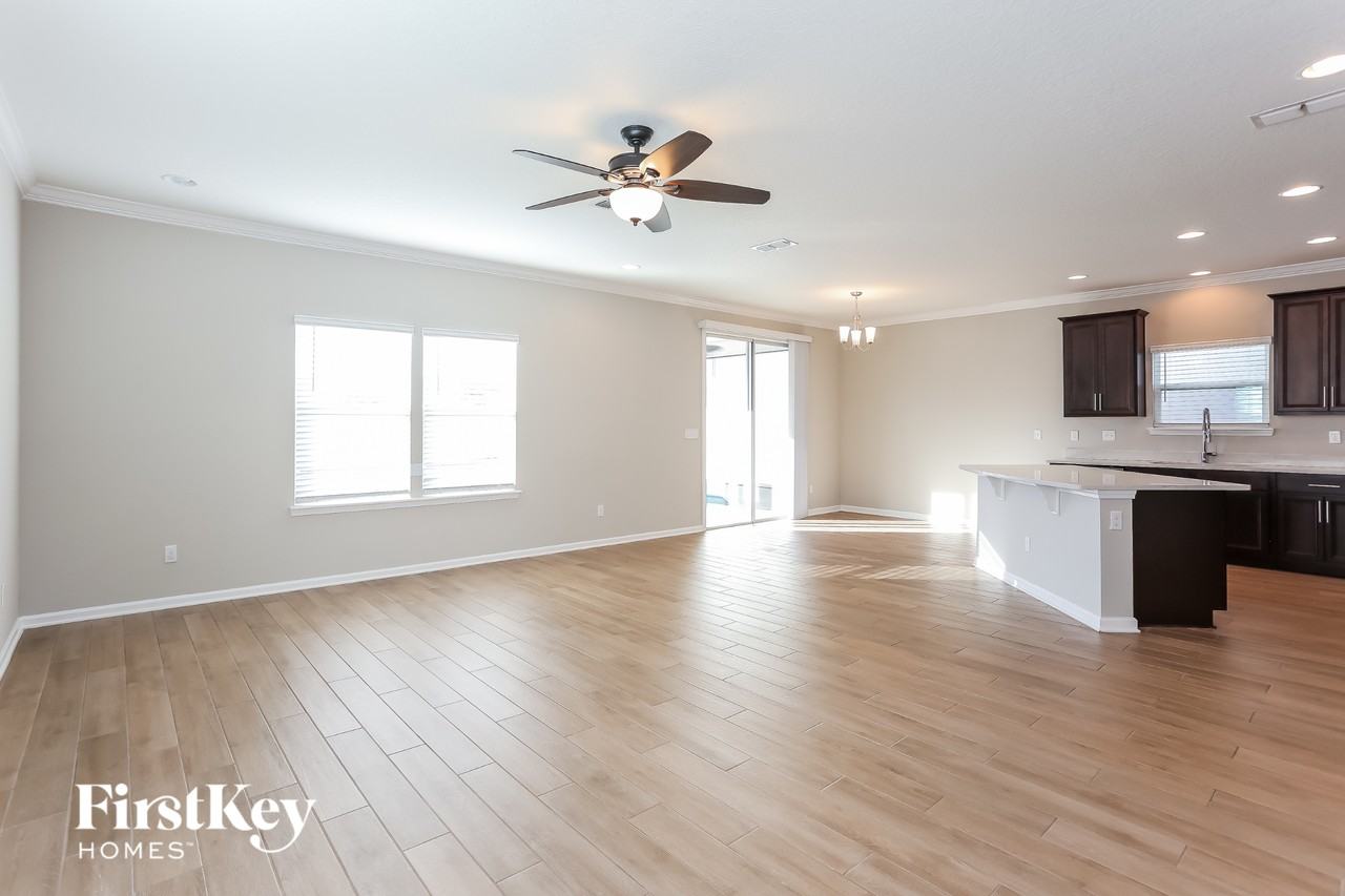 8170 Dancing Fox St - Photo 4 of 15