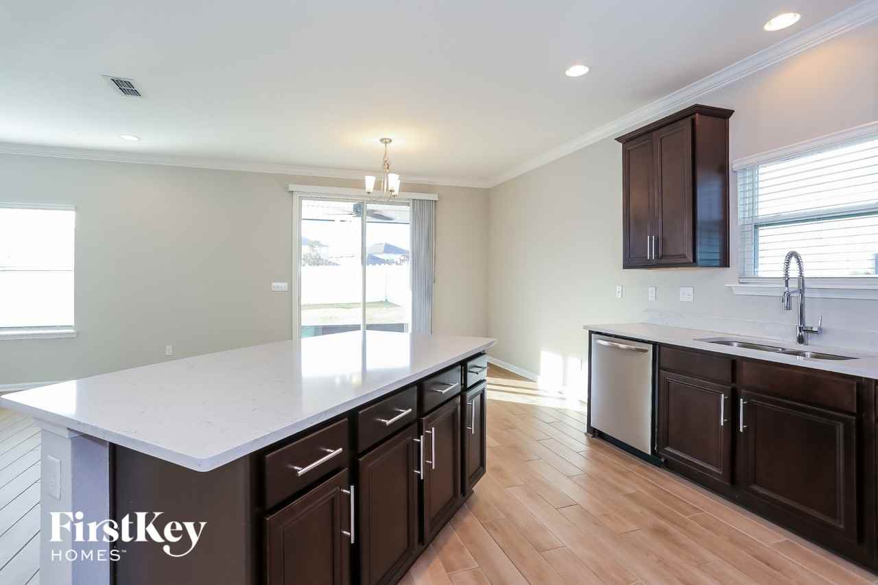 8170 Dancing Fox St - Photo 6 of 15