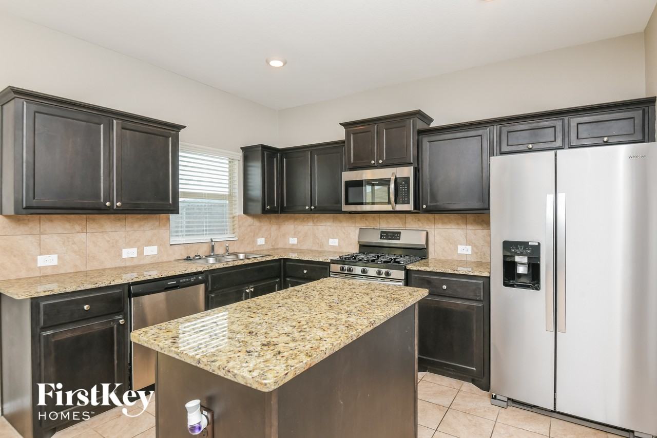 10109 Huntersville Trl - Photo 5 of 15