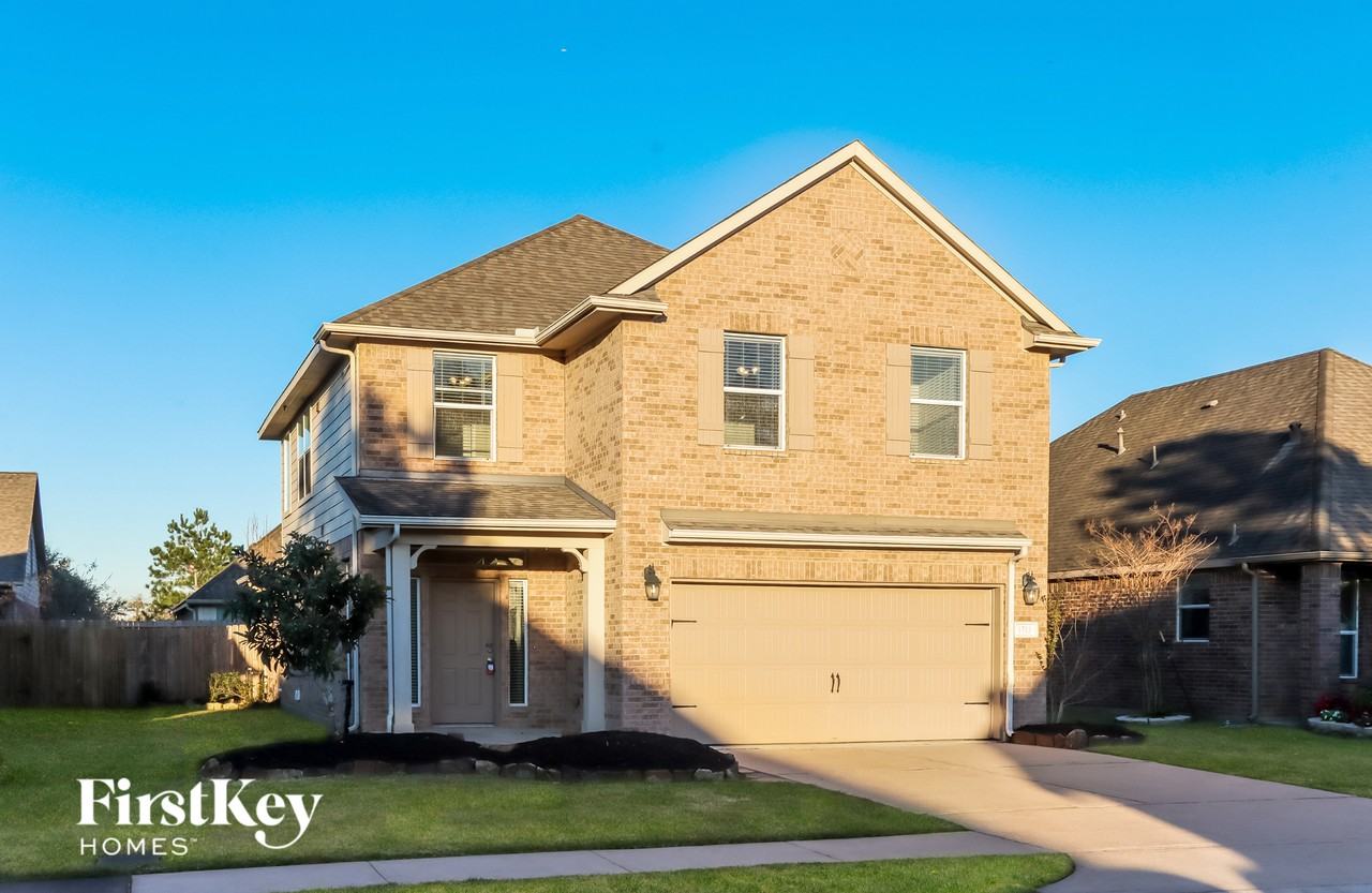 1315 Lucas St - Photo 2 of 15