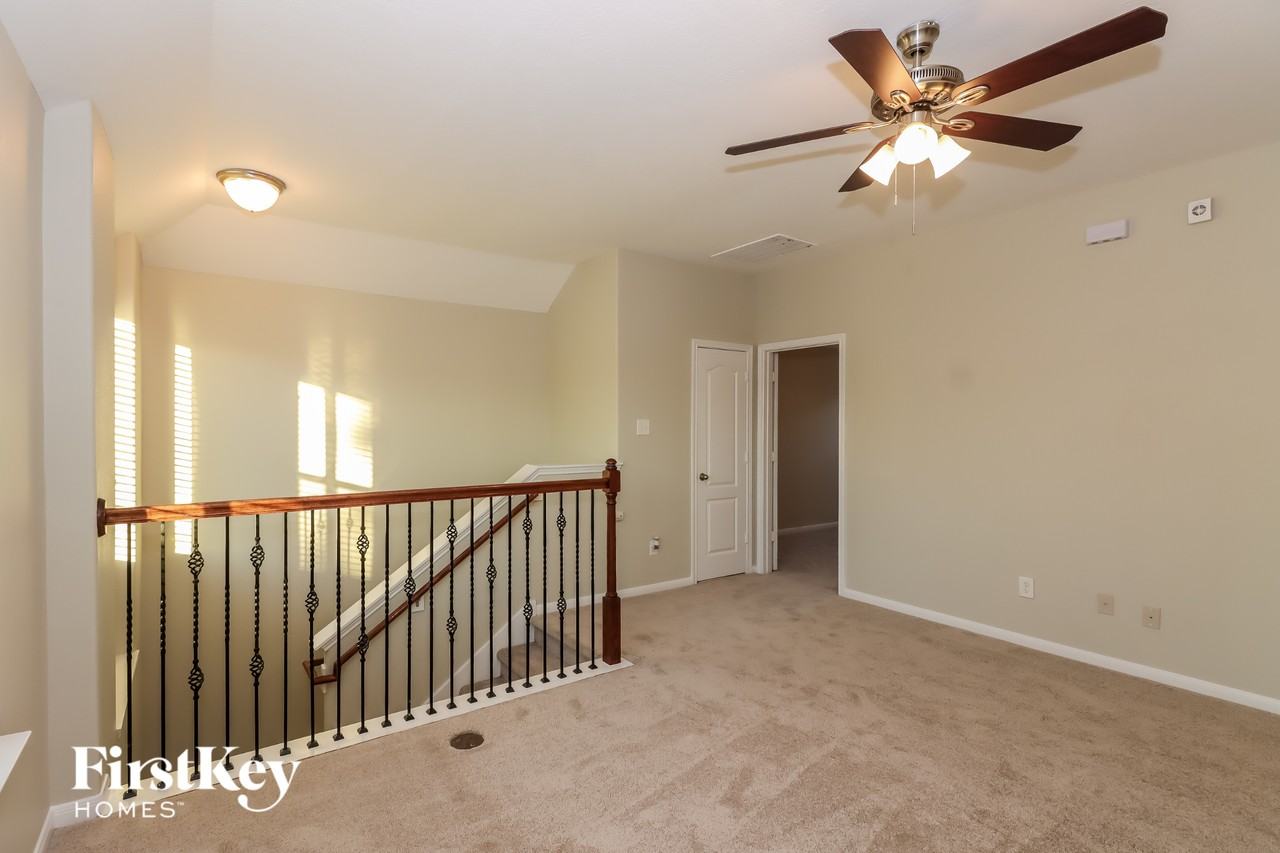 1315 Lucas St - Photo 7 of 15