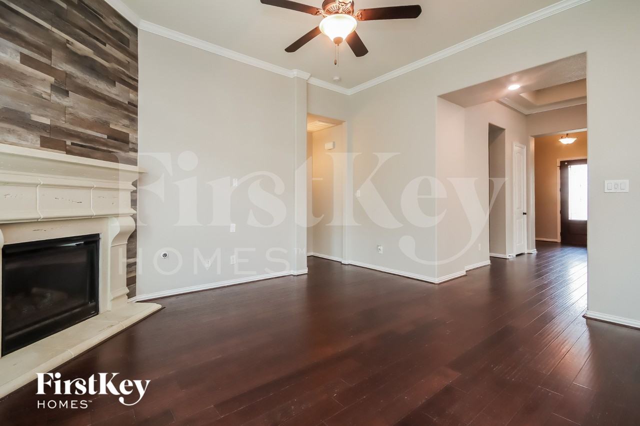 21902 Richard Glen Dr - Photo 4 of 15