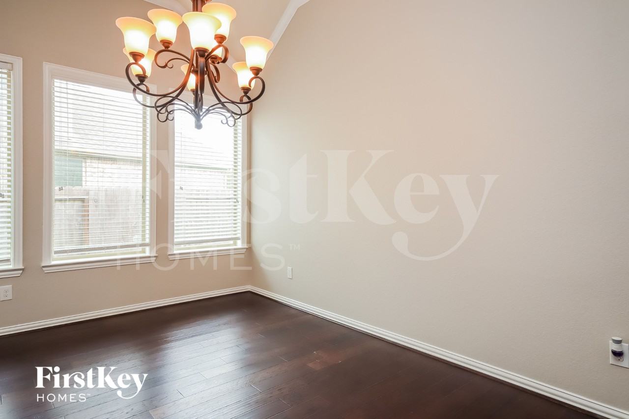 21902 Richard Glen Dr - Photo 5 of 15