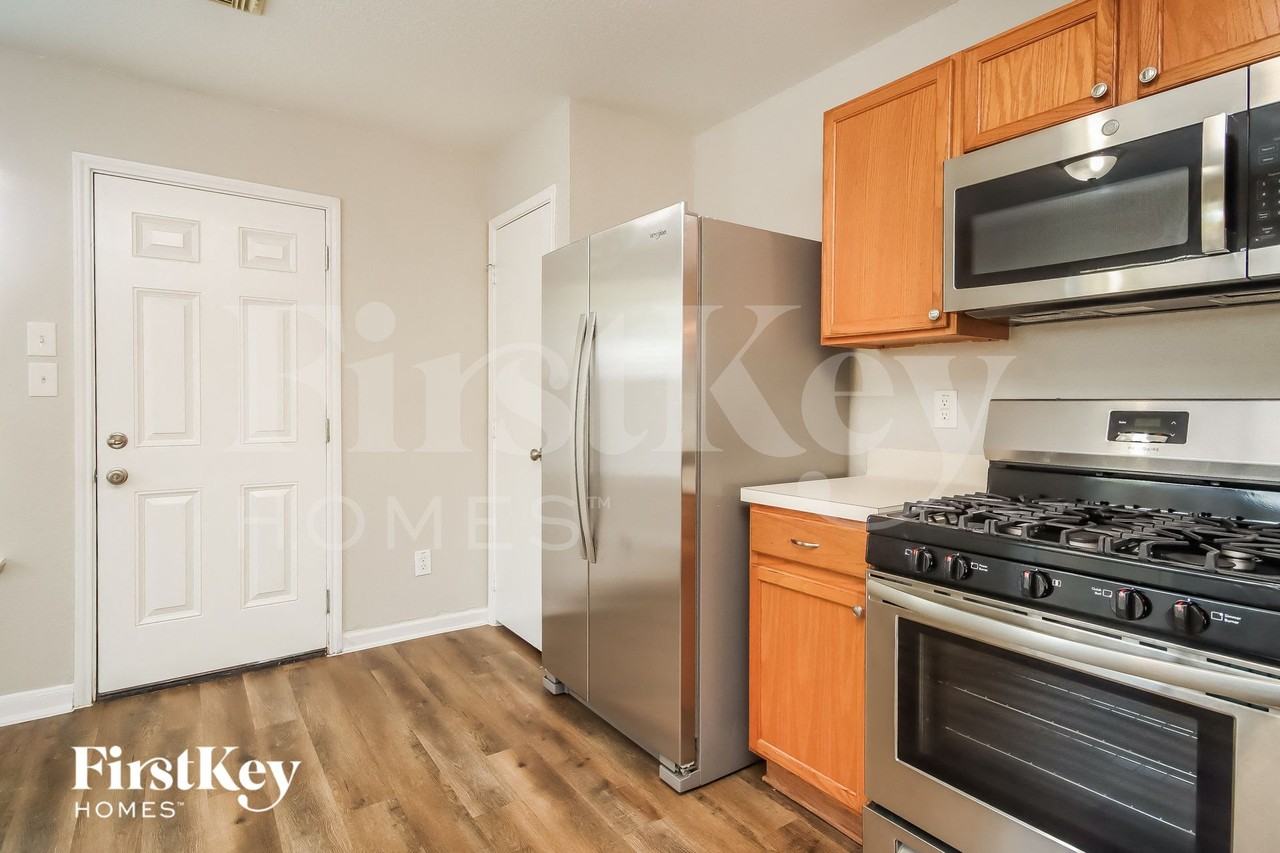 17118 Carshalton Ct - Photo 6 of 15