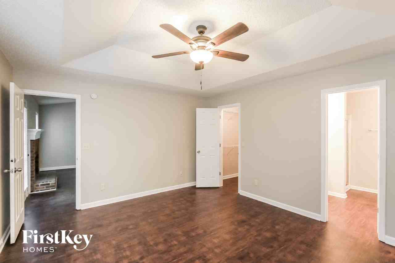 1166 Locust Dr - Photo 7 of 15