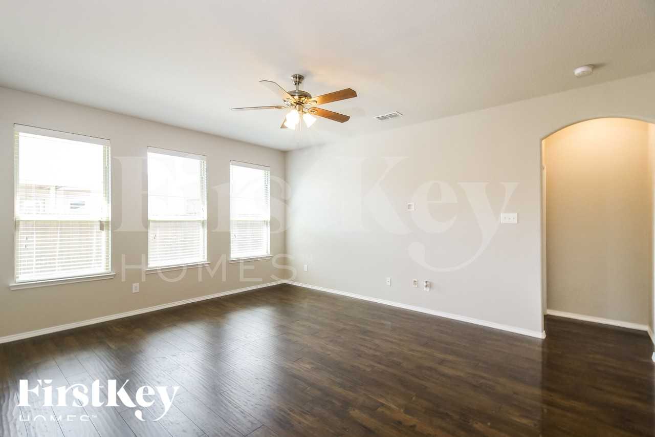 3712 Fossil Tree Ln - Photo 3 of 18