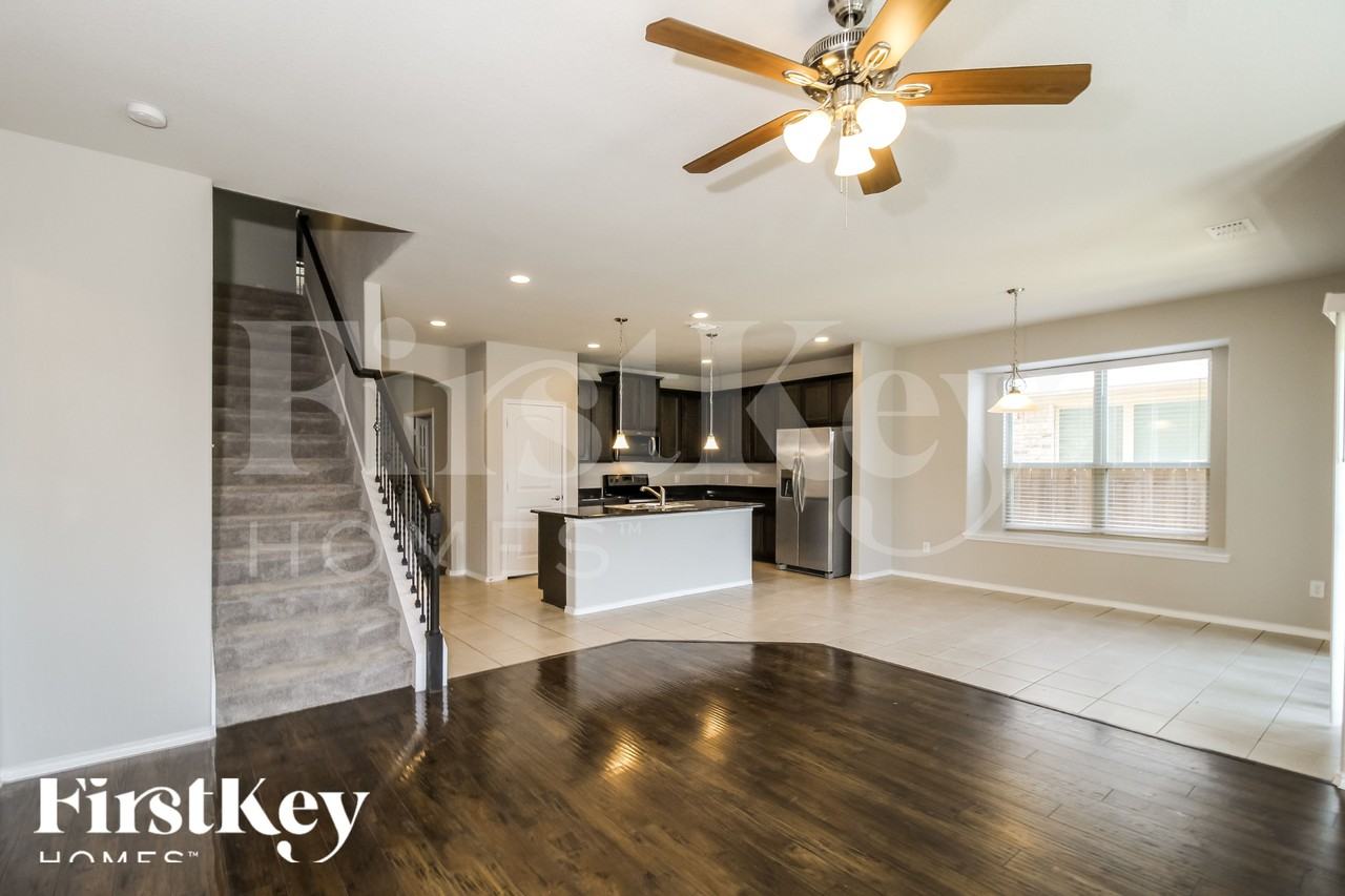 3712 Fossil Tree Ln - Photo 4 of 18