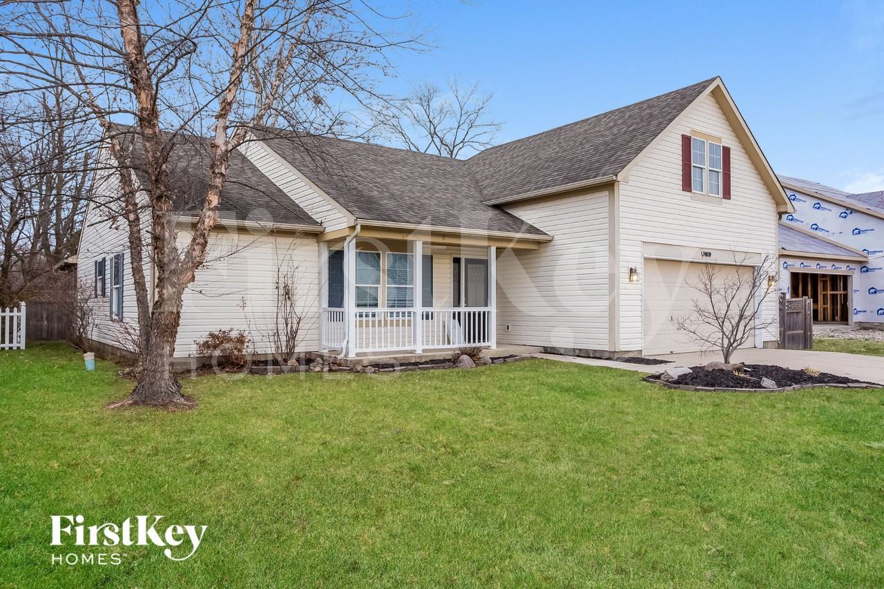 501 Thomas Point Dr - Photo 2 of 15