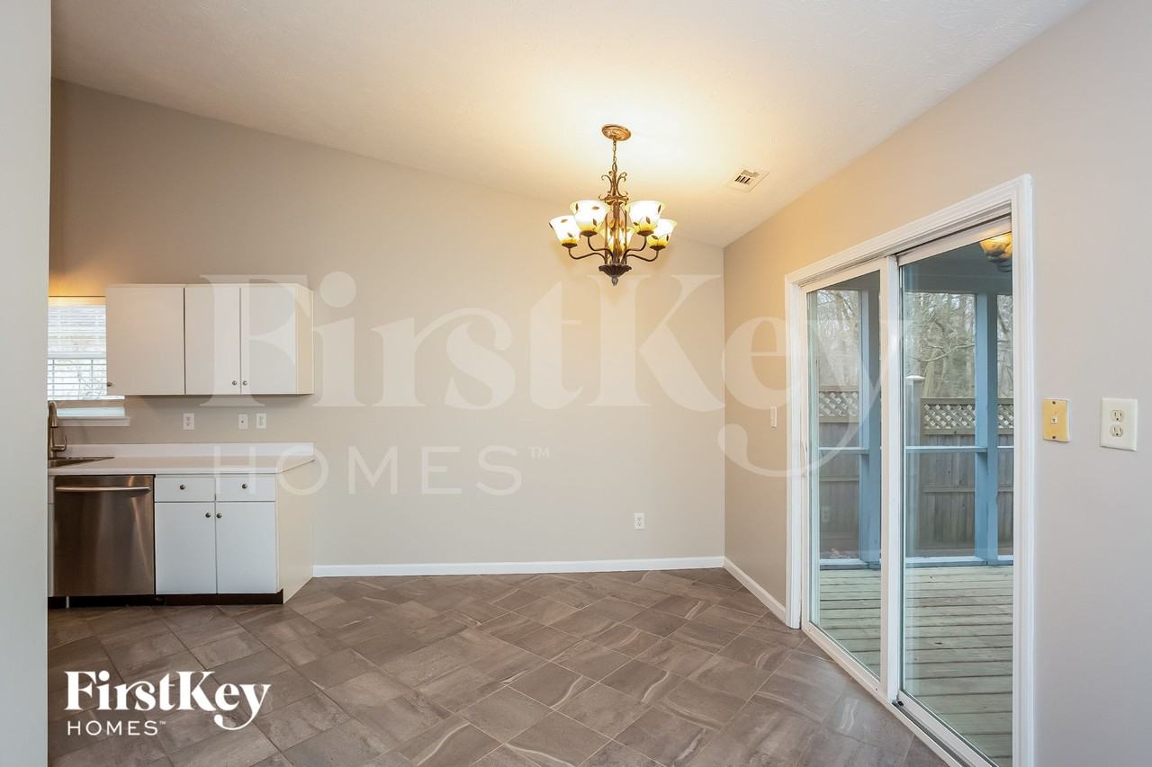 501 Thomas Point Dr - Photo 5 of 15