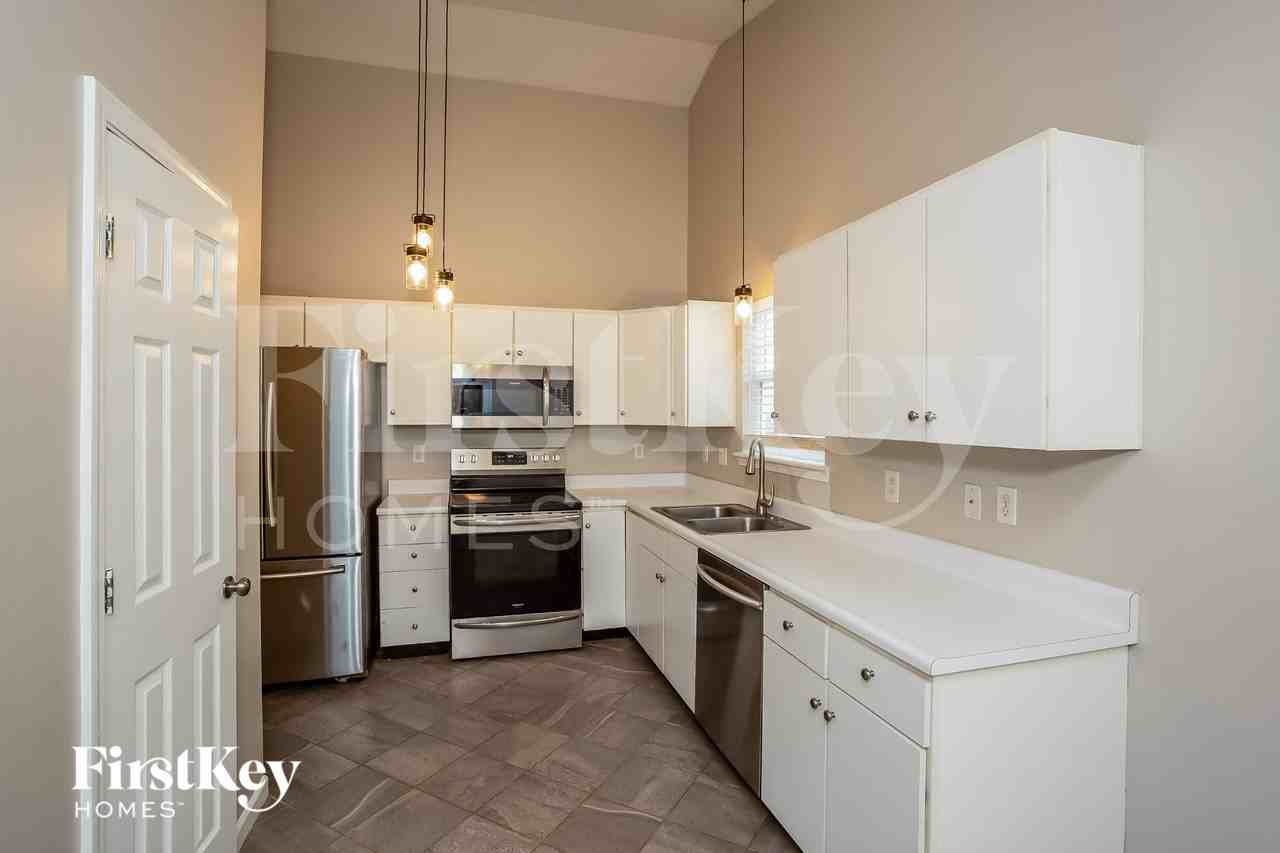 501 Thomas Point Dr - Photo 6 of 15