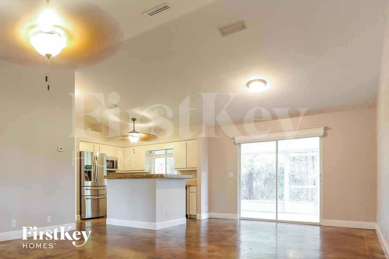 1009 Lasseter St - Photo 3 of 15