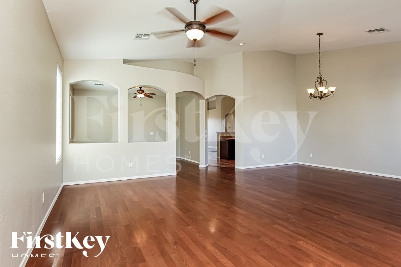 14135 W Riviera Dr - Photo 3 of 18