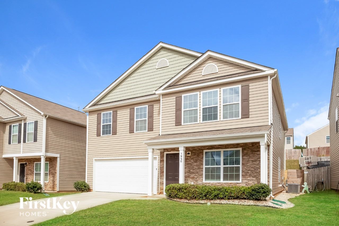 1920 Windy Willow Ln - Photo 2 of 15