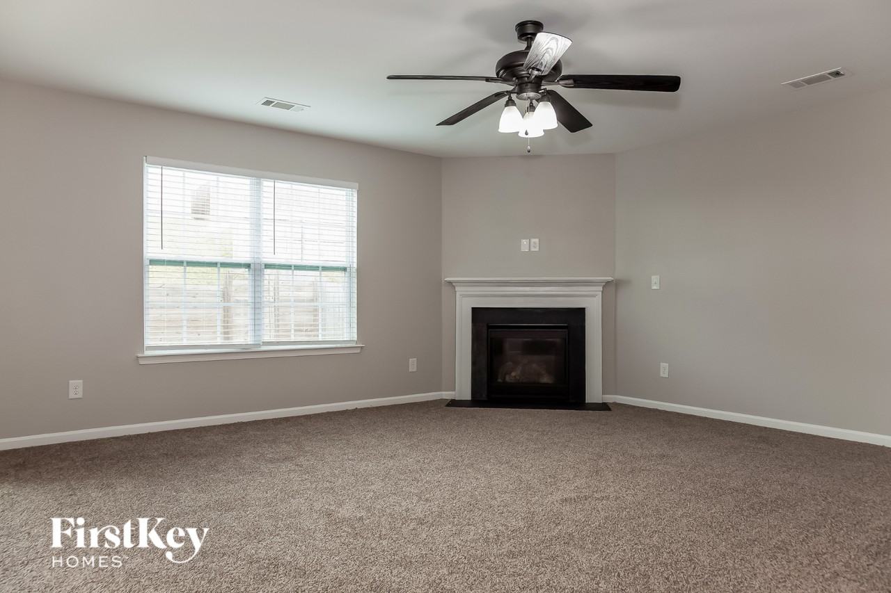 1920 Windy Willow Ln - Photo 3 of 15