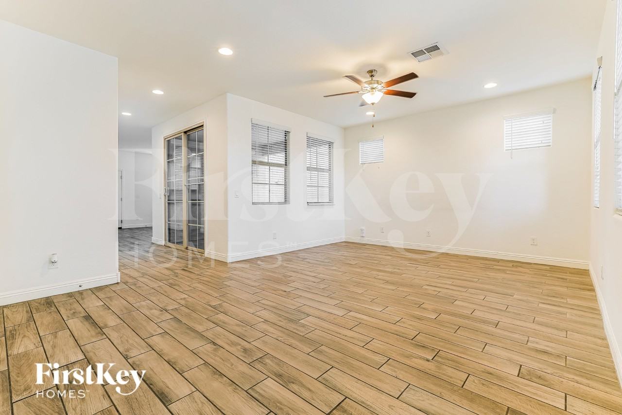 6926 E Butte St - Photo 2 of 19