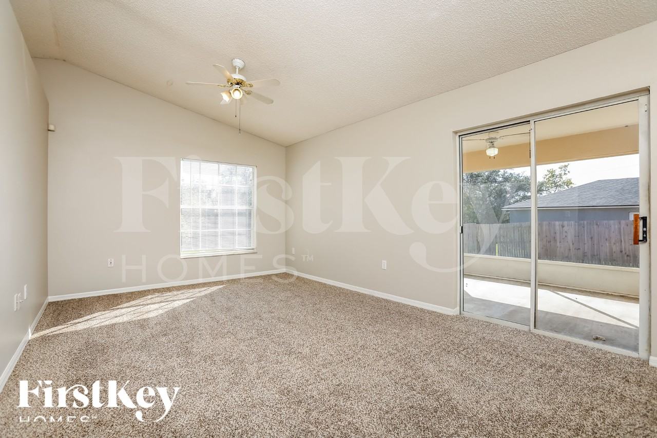 2059 Gallagher Ave - Photo 6 of 18