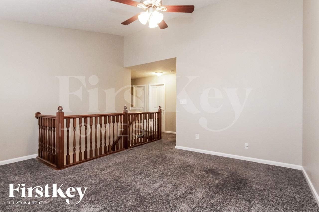 10463 Hunters Crossing Blvd - Photo 7 of 18