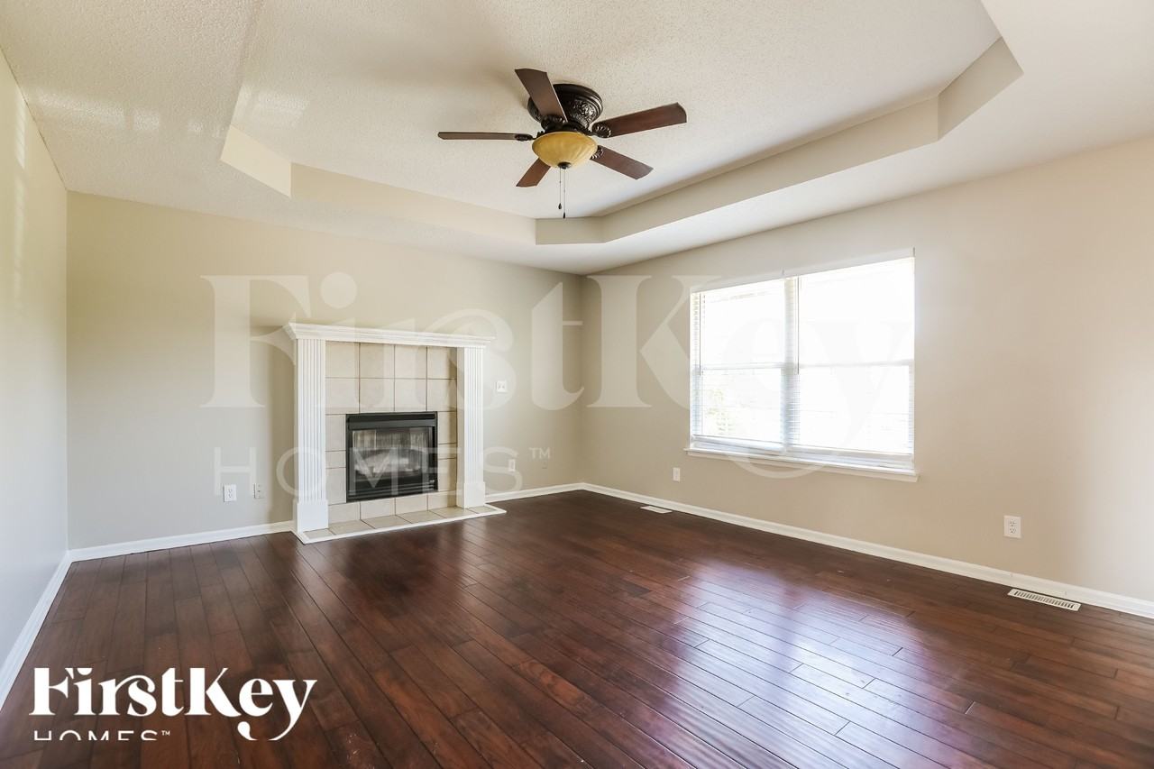 1109 Wiltshire Blvd - Photo 3 of 18