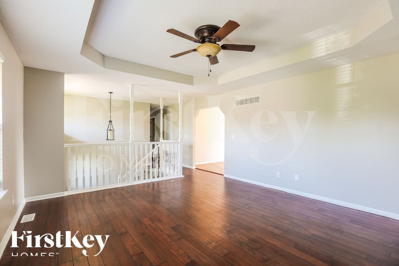 1109 Wiltshire Blvd - Photo 5 of 18