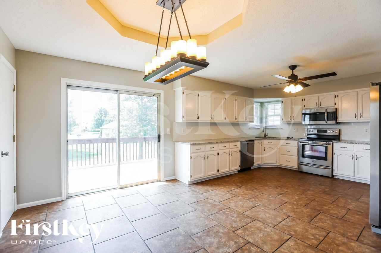 1109 Wiltshire Blvd - Photo 6 of 18