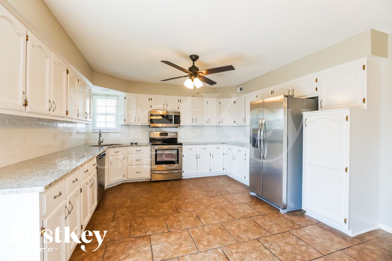 1109 Wiltshire Blvd - Photo 7 of 18